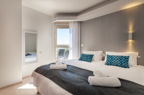 Premium Apartment, 3 Bedrooms, Beach View | 3 bedrooms, premium bedding, iron/ironing board, free cots/infant beds - Magical Sea View (Eilat)