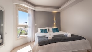 Premium Apartment, 3 Bedrooms, Beach View