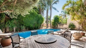 Outdoor pool - Villa - Herzliya Pituah (Herzliya)
