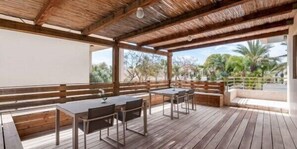 Vila premium, 6 quartos, piscina particular | Terraço/pátio