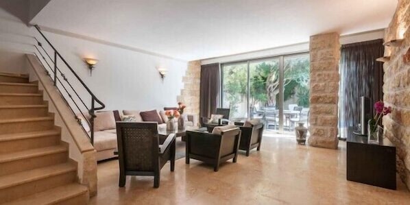 Premium Villa, 6 Bedrooms, Private Pool | Living room