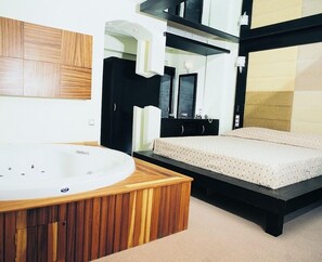 Free cots/infant beds, free WiFi