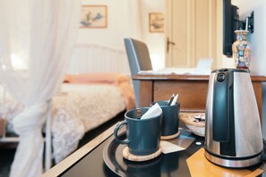 Turandot | Premium bedding, down comforters, memory foam beds, desk - Villa Catelli B&B (Lucca)