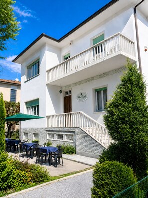 Front of property - Villa Catelli B&B (Lucca)