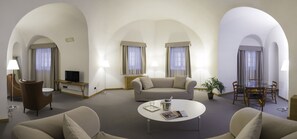 Suite | Living area