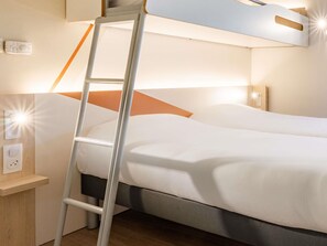 Chambre Triple, 3 lits une place
