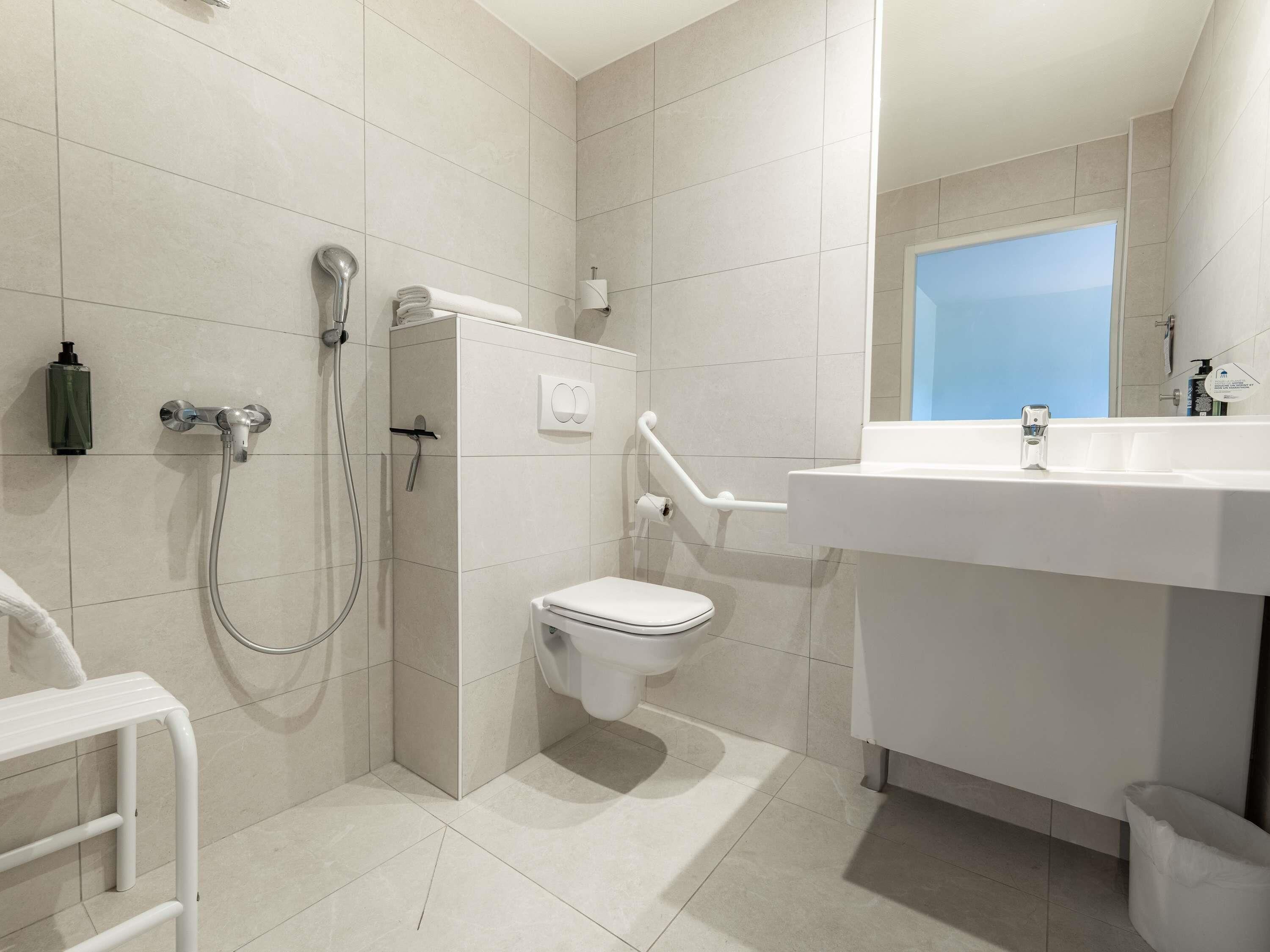 Double Room | Desk, soundproofing, WiFi (free), bed sheets