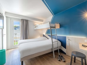 Chambre Triple, 3 lits une place
