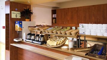 Daily buffet breakfast (EUR 8.5 per person)