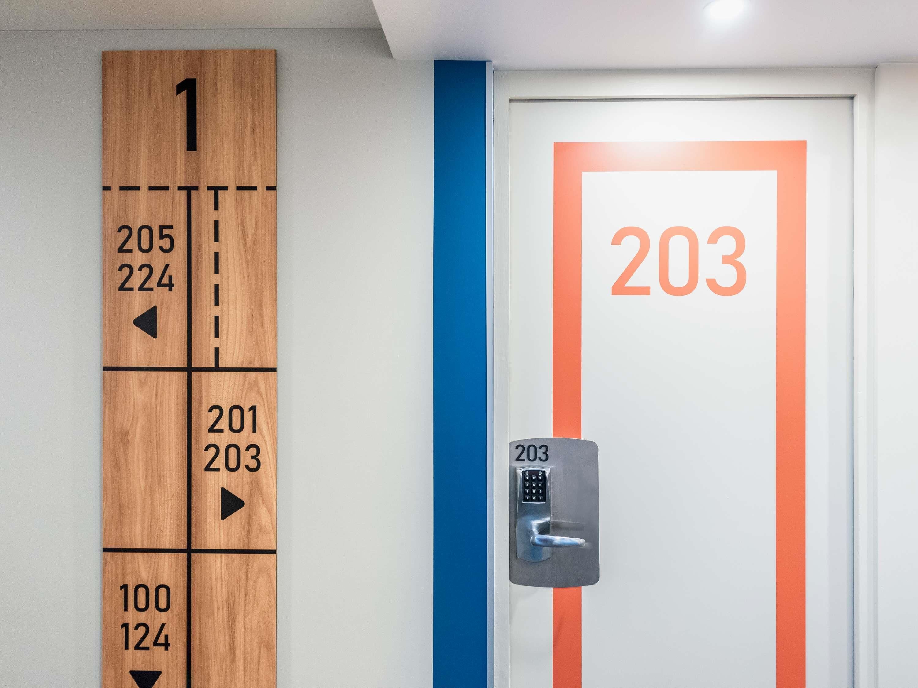 desk, cots/infant beds, free wifi