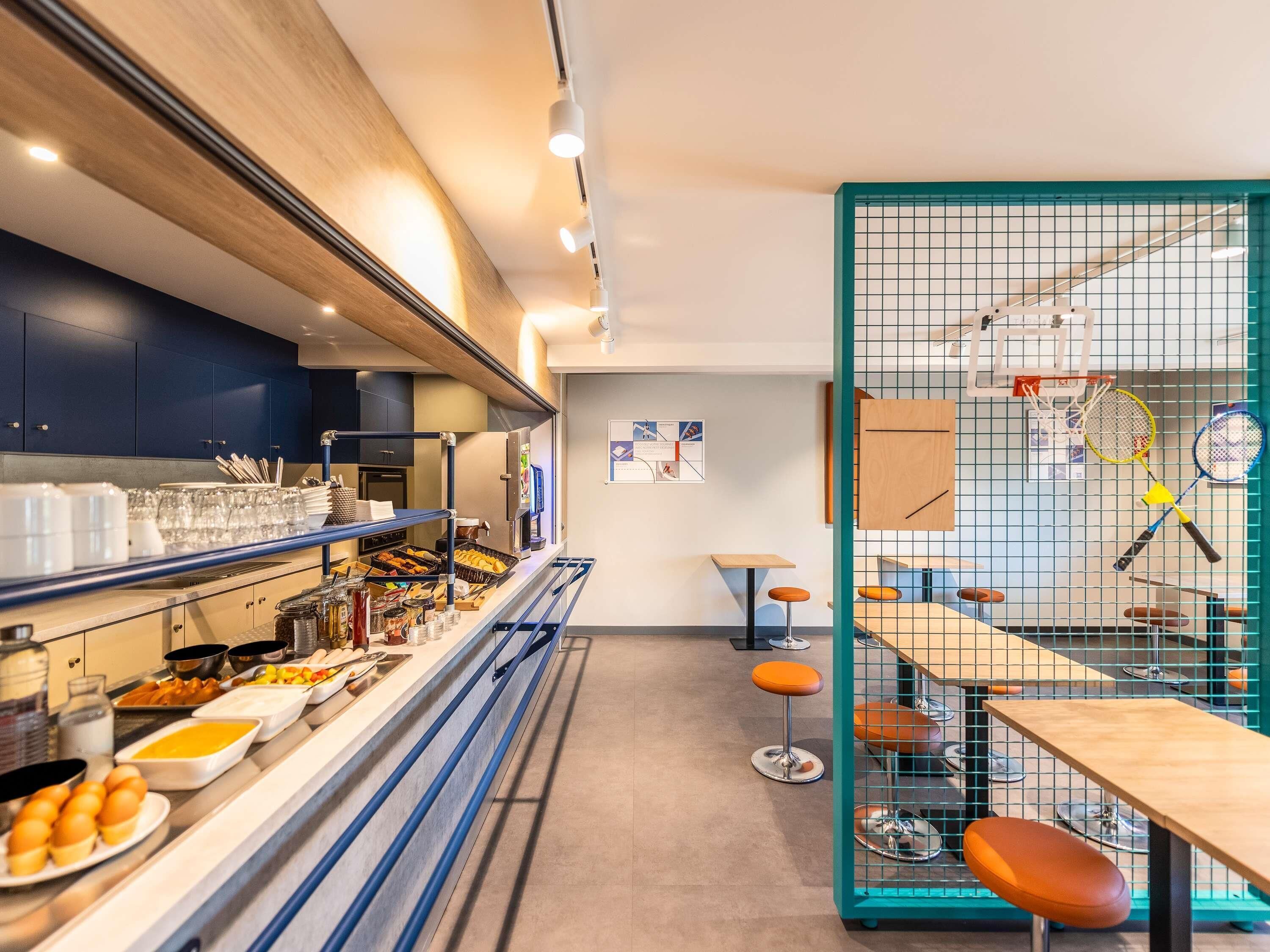 daily buffet breakfast (eur 9.5 per person)