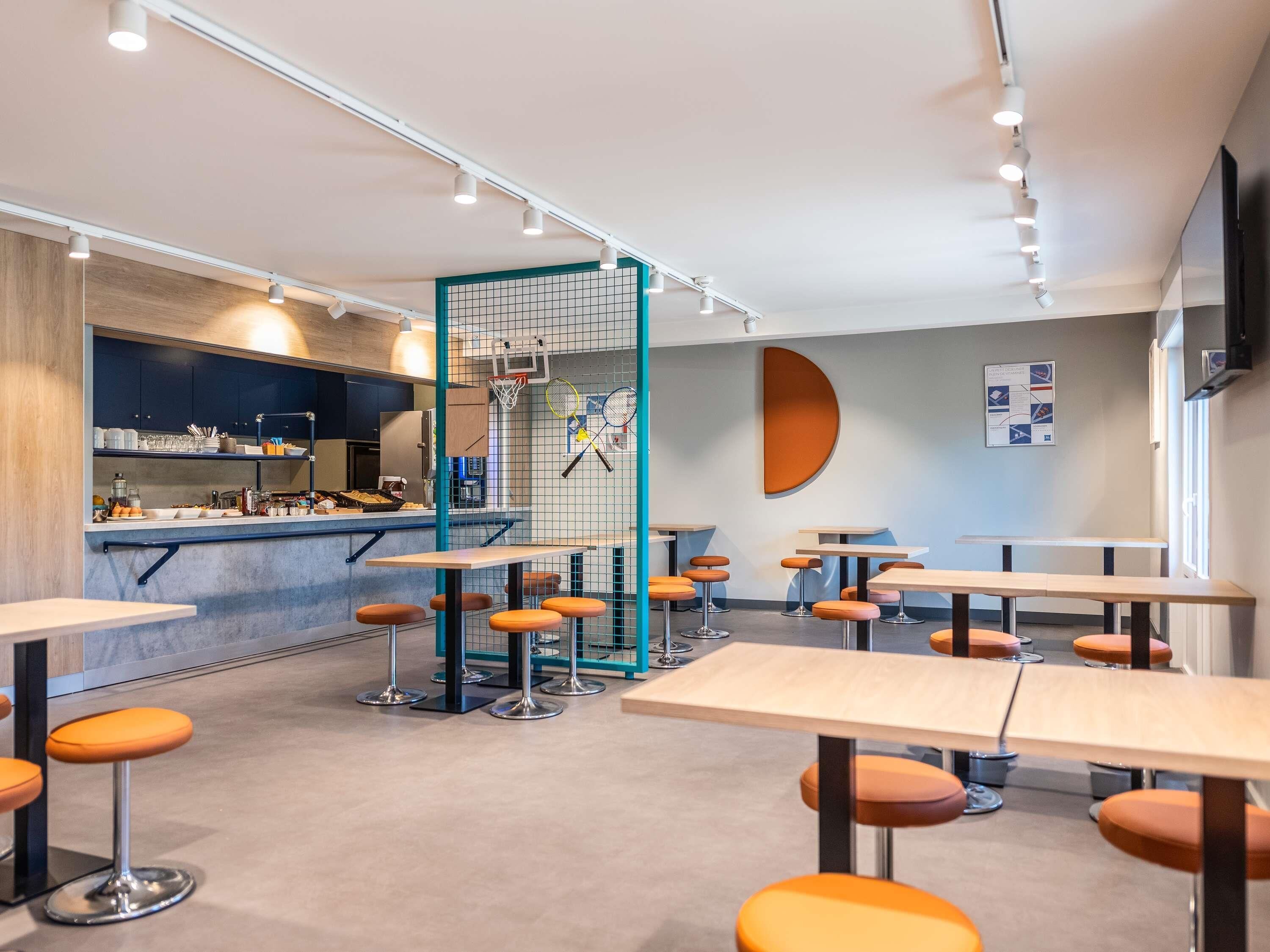 daily buffet breakfast (eur 9.5 per person)