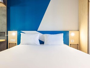 Desk, free WiFi, bed sheets