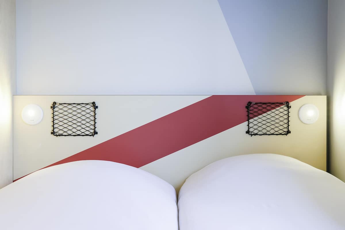 Room, 3 Twin Beds (3 people) | Desk, free WiFi, bed sheets