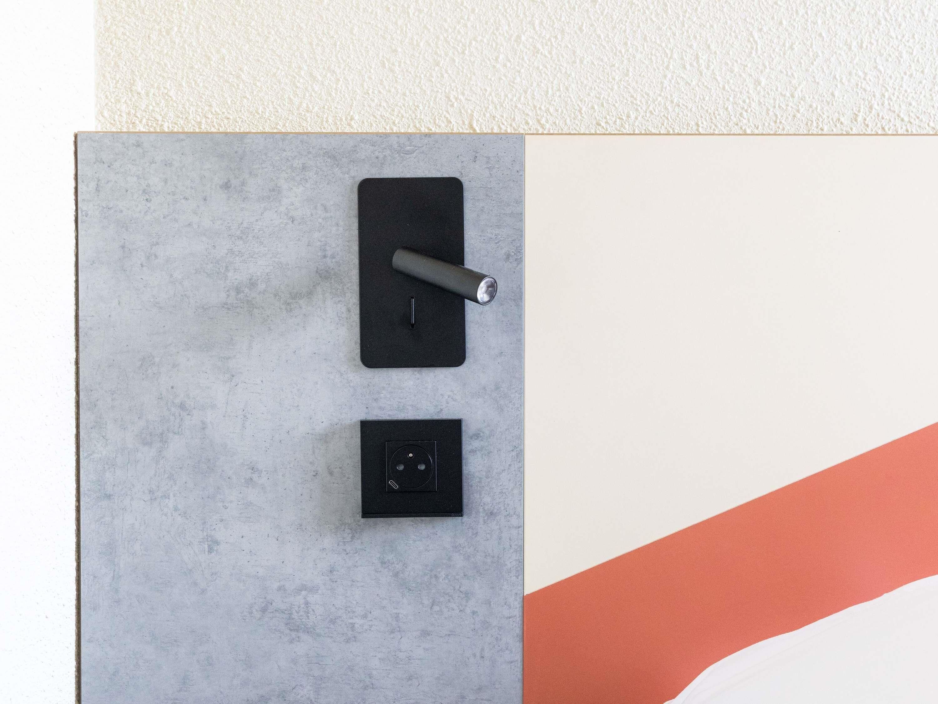 Coffres-forts dans les chambres, bureau, rideaux occultants