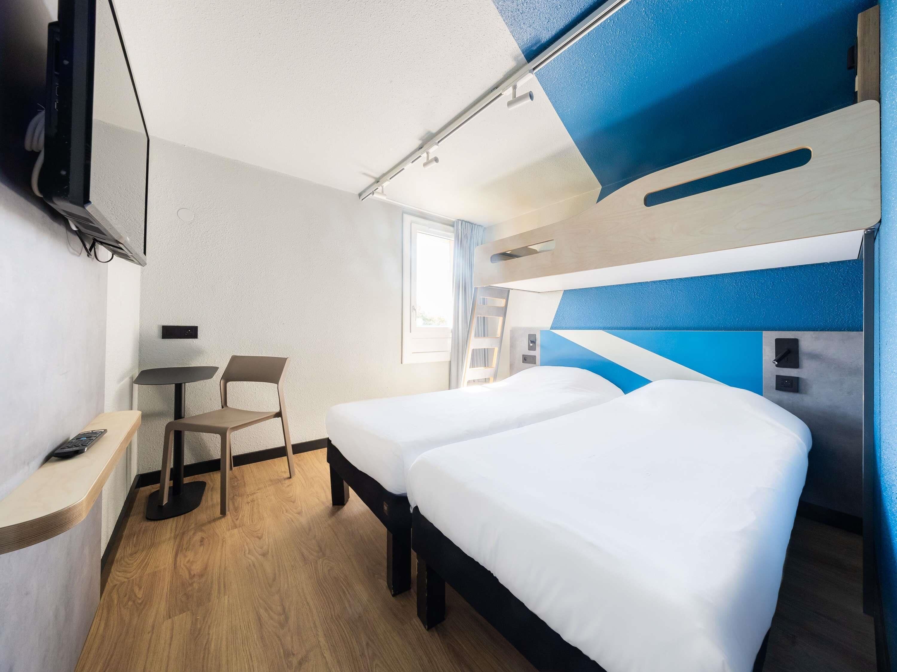 Chambre Triple, 3 lits une place