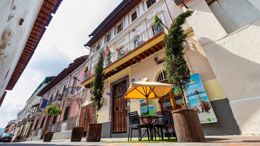 Friends Hotel & Rooftop - Historic Center & Museums