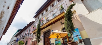 Friends Hotel & Rooftop - Historic Center & Museums