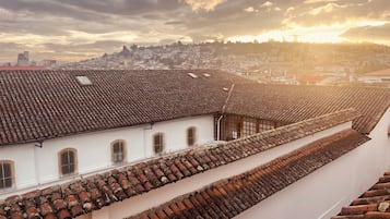 1 bedroom, premium bedding, down comforters, Select Comfort beds