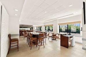 Dagelijks continentaal ontbijt inbegrepen