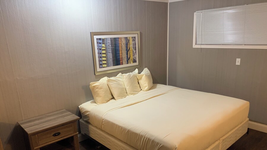 Sawmill Lodges Motel