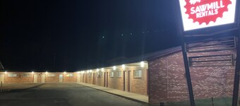 鋸木廠小屋汽車旅館
