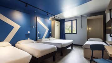 Bureau, rideaux occultants, chambres insonorisées, lits bébé (gratuits)