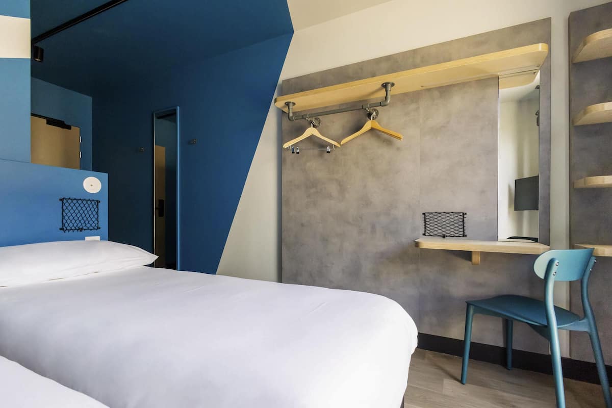 Bureau, rideaux occultants, chambres insonorisées, lits bébé (gratuits)