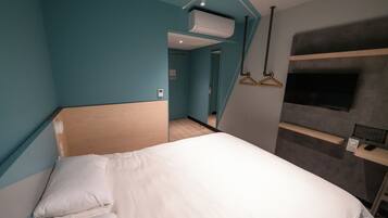 Bureau, fer et planche à repasser, Wi-Fi gratuit, draps fournis