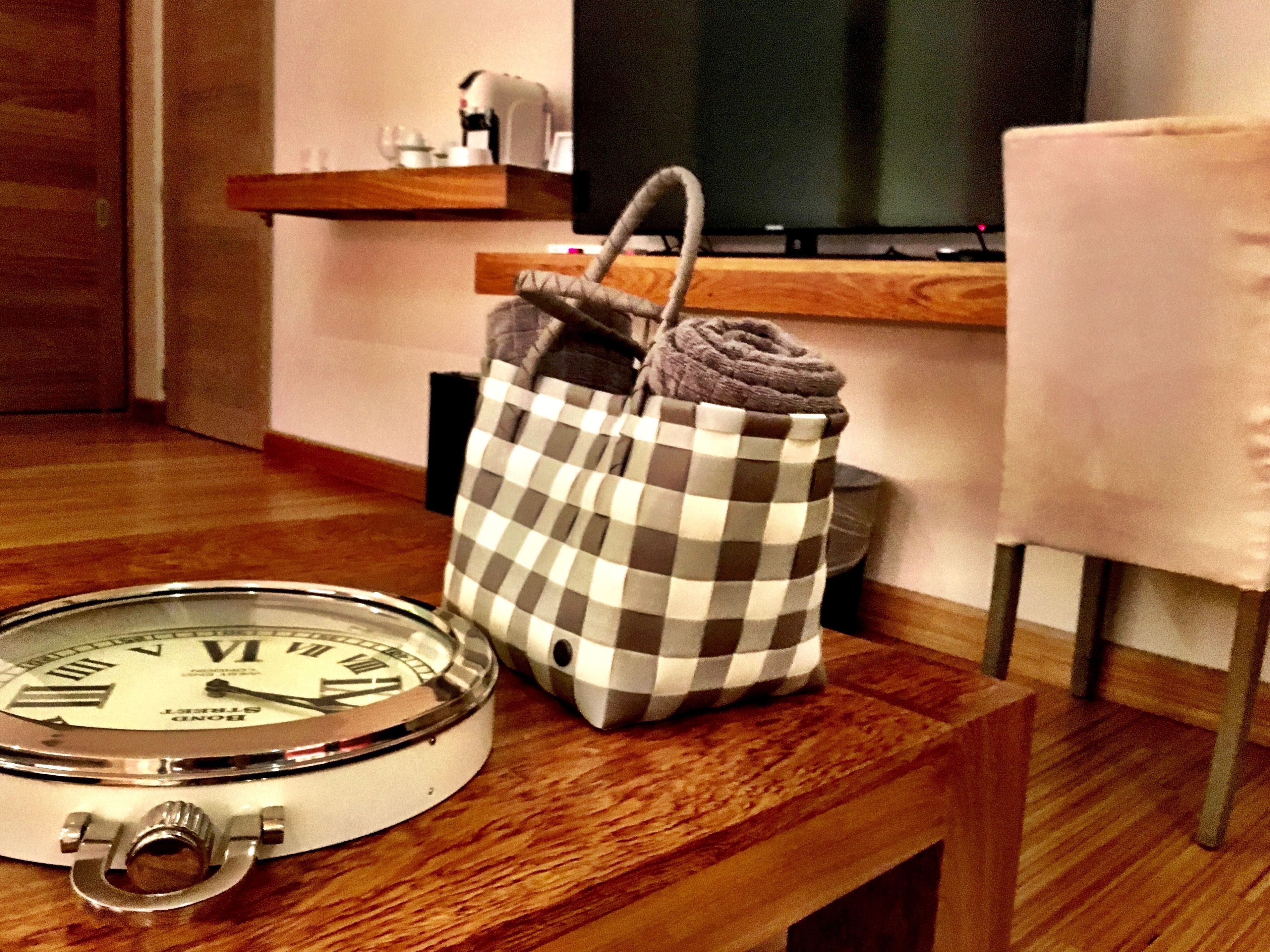 royal suite, 1 king bed, jetted tub, poolside | egyptian cotton sheets, premium bedding, select comfort beds, minibar