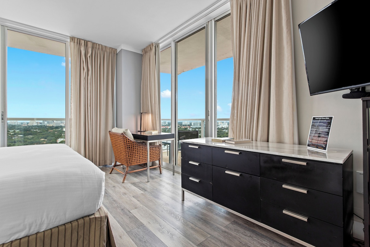 Private Residences at Hotel Arya by SoFLA Vacations