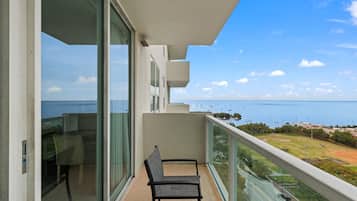 Quarto luxo, 1 cama King, sacada | Sacada