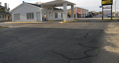 Fairfax Motel