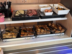 Daily buffet breakfast (EUR 9.9 per person)