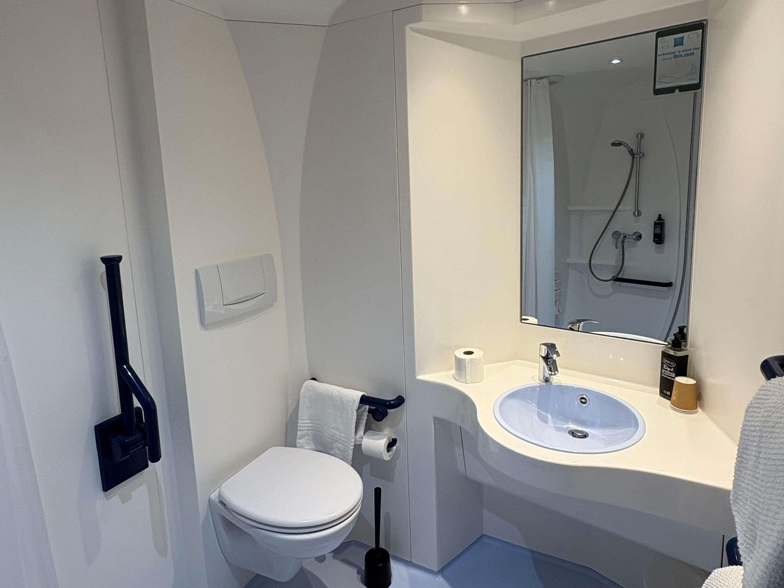 Triple Room, Multiple Beds | Hypo-allergenic bedding, desk, laptop workspace, soundproofing