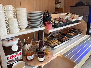 Daily buffet breakfast for a fee