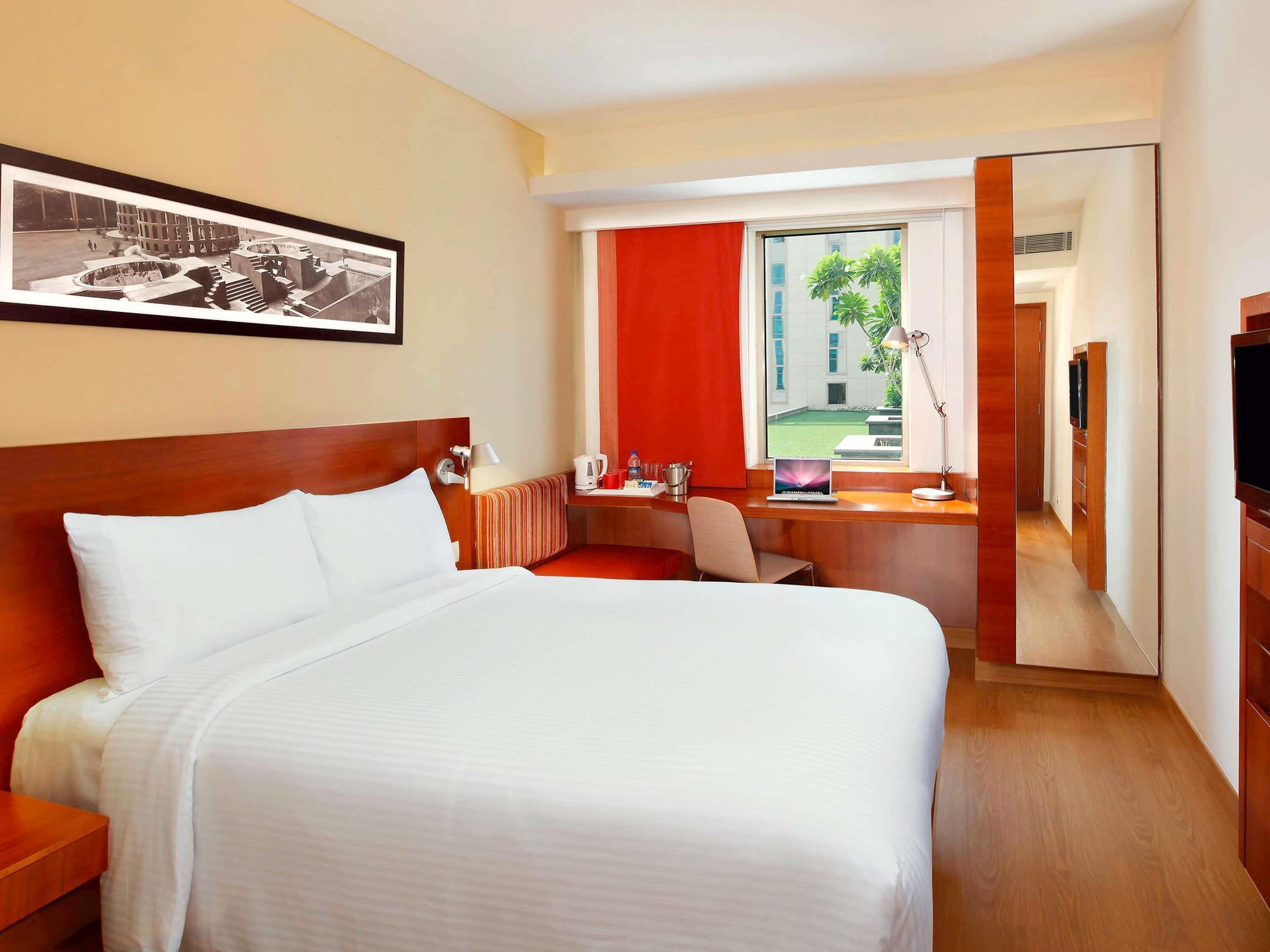 Habitación estándar, 1 cama Queen size | Ropa de cama de alta calidad, camas con efecto memoria y minibar 