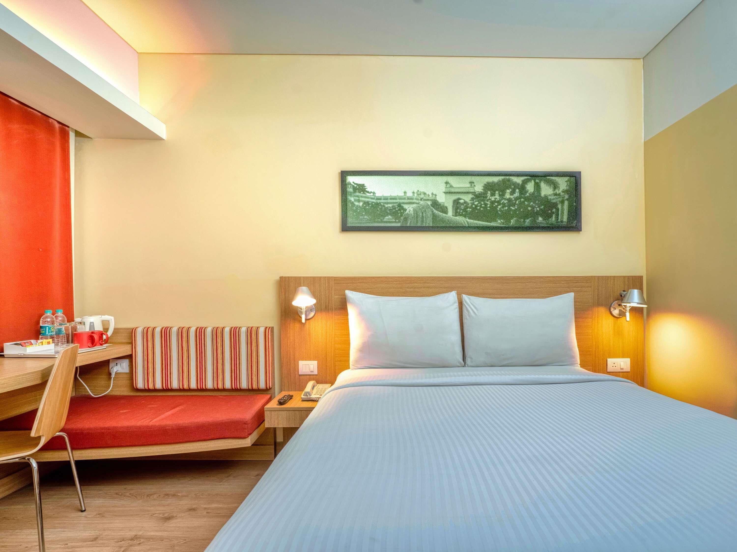 Ropa de cama de alta calidad, camas con efecto memoria y minibar 