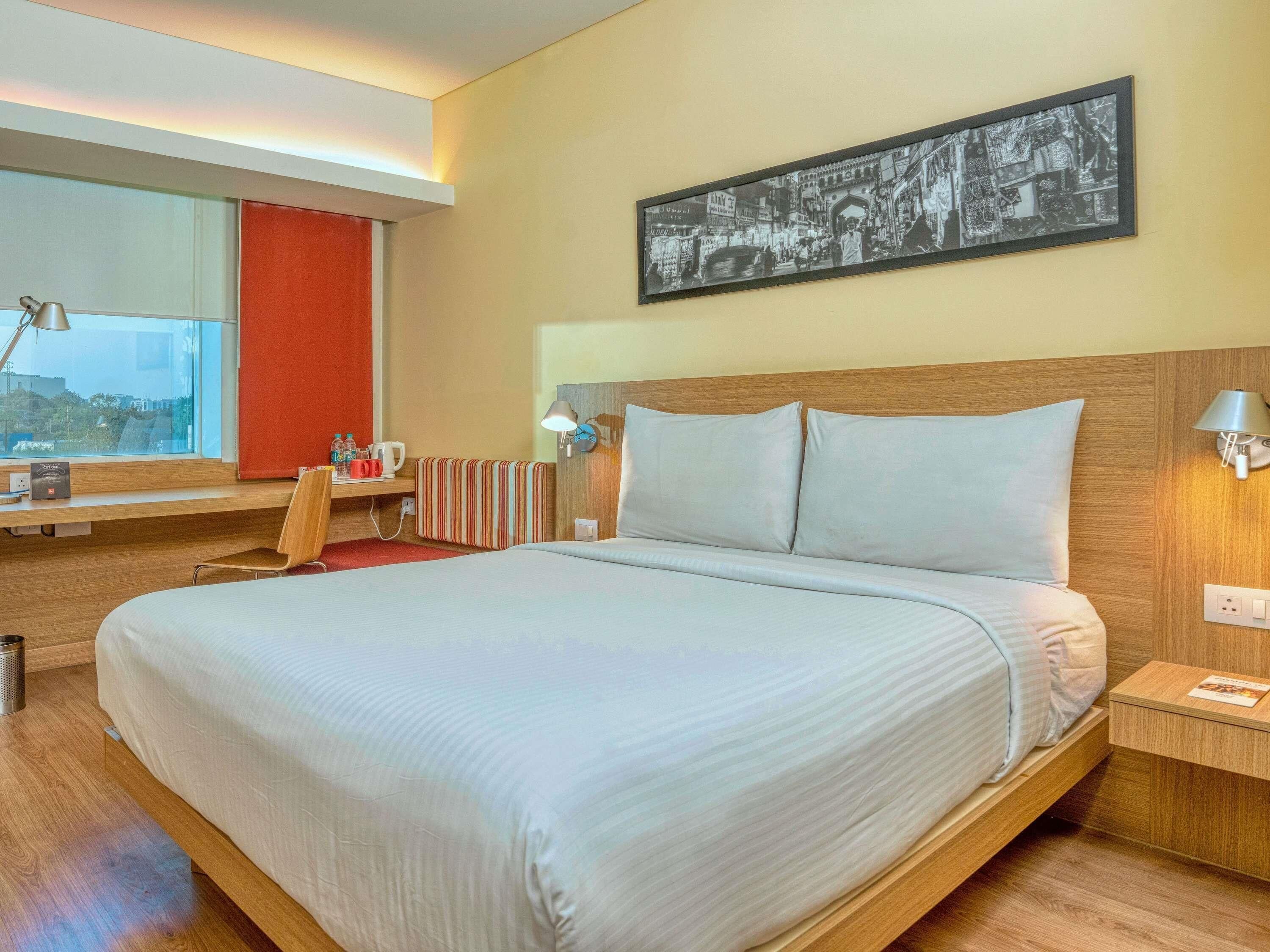 Bộ đồ giường cao cấp, nệm cao su hoạt tính (memory foam), minibar 
