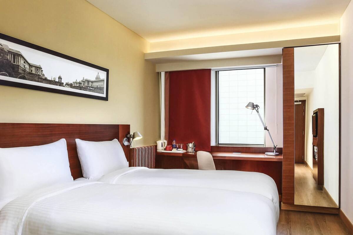 Ropa de cama de alta calidad, colchones con efecto memoria y minibar 