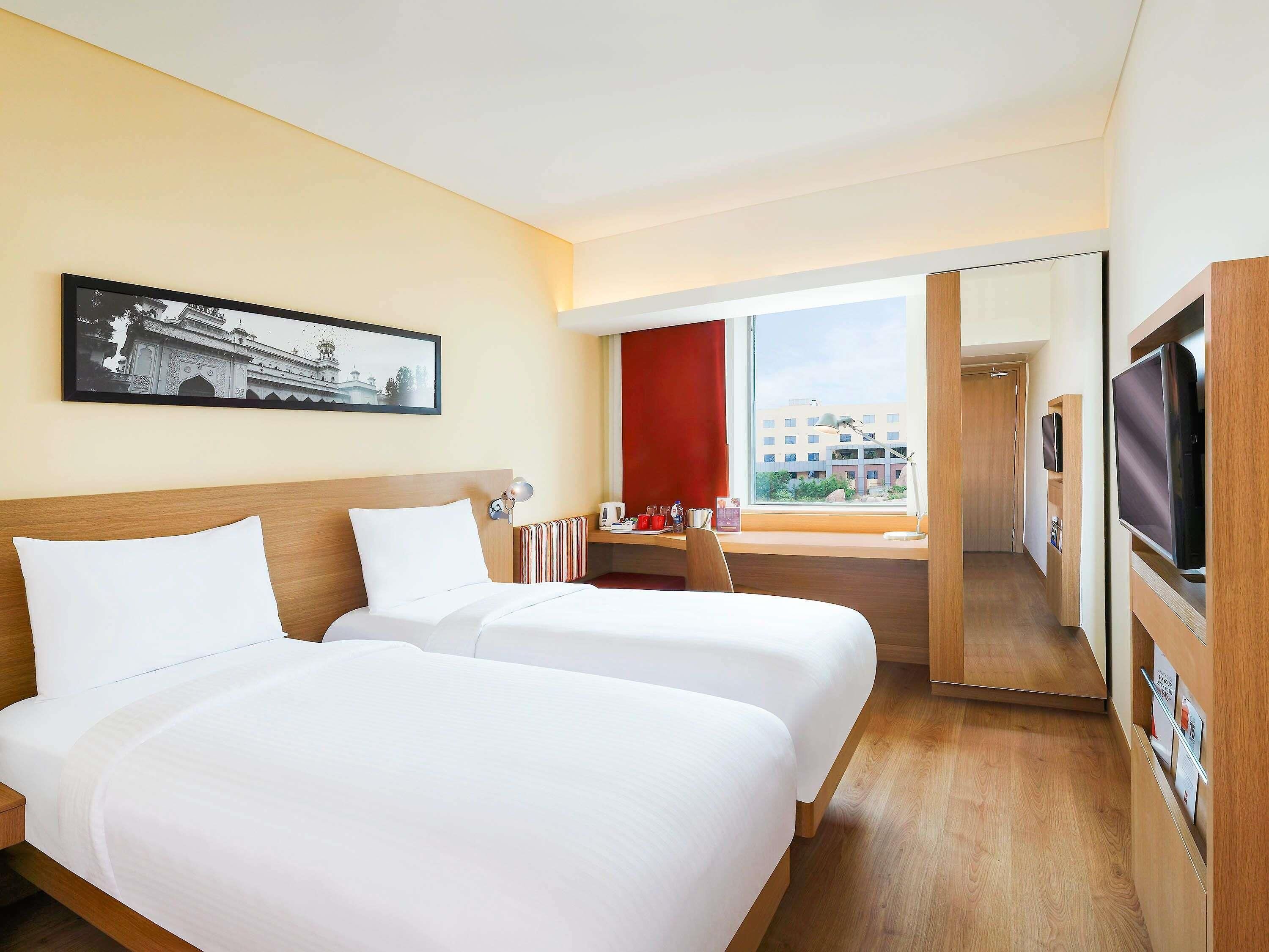 Superior Room, 2 Single Beds | Premium bedding, memory-foam beds, minibar, in-room safe