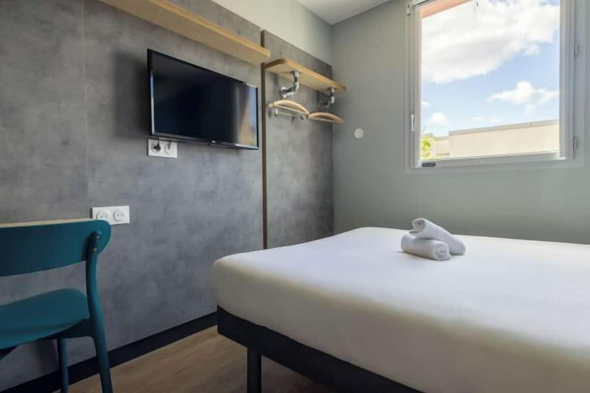 1 chambre, bureau, Wi-Fi gratuit, draps fournis