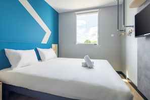 1 habitación, escritorio, wifi gratis y ropa de cama