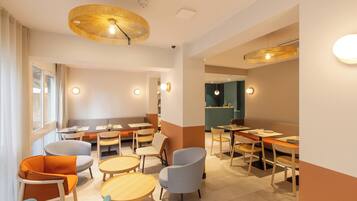 Morgenmadsbuffet hver dag (12.9 EUR pr. person)