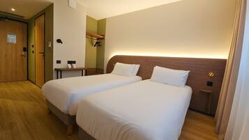 1 bedroom, desk, free cots/infant beds, free WiFi