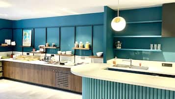 Café da manhã com buffet diário (EUR 12.9 por pessoa)