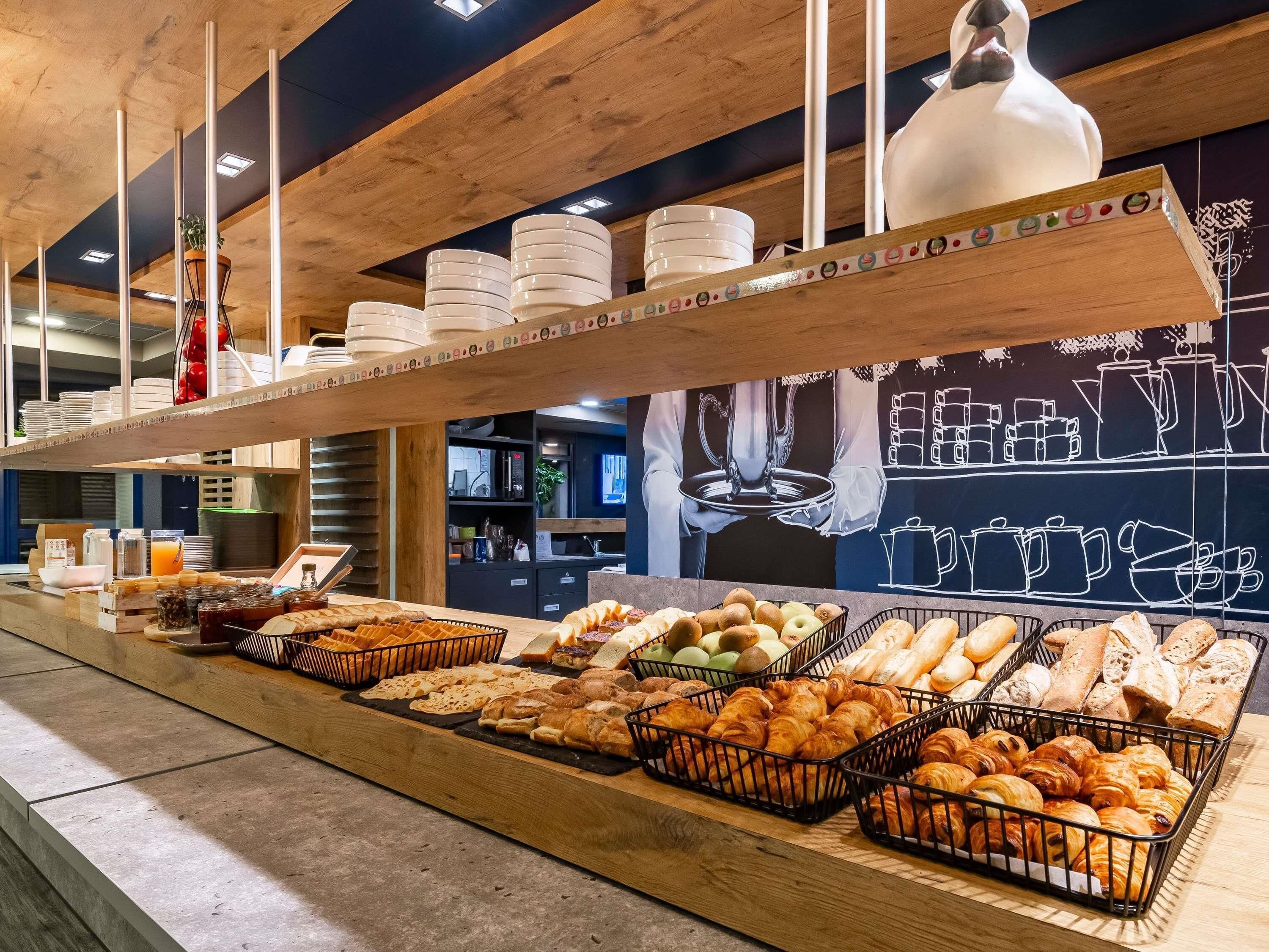 Daily buffet breakfast (EUR 9.90 per person)