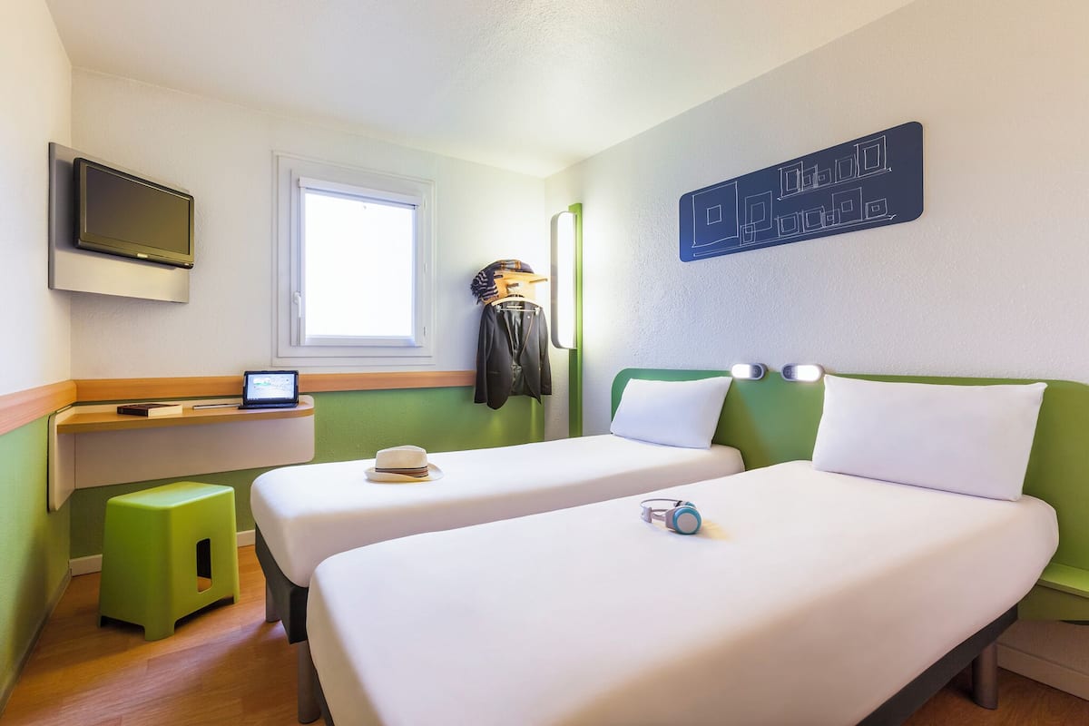 Chambre, 2 lits une place