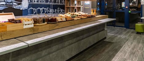 Daily buffet breakfast (EUR 9.90 per person)