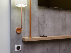 ツインルーム シングルベッド 2 台 | デスク、防音設備、WiFi (無料)、ベッドシーツ